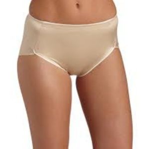 Maidenform Flexees Everyday Control High Cut Brief